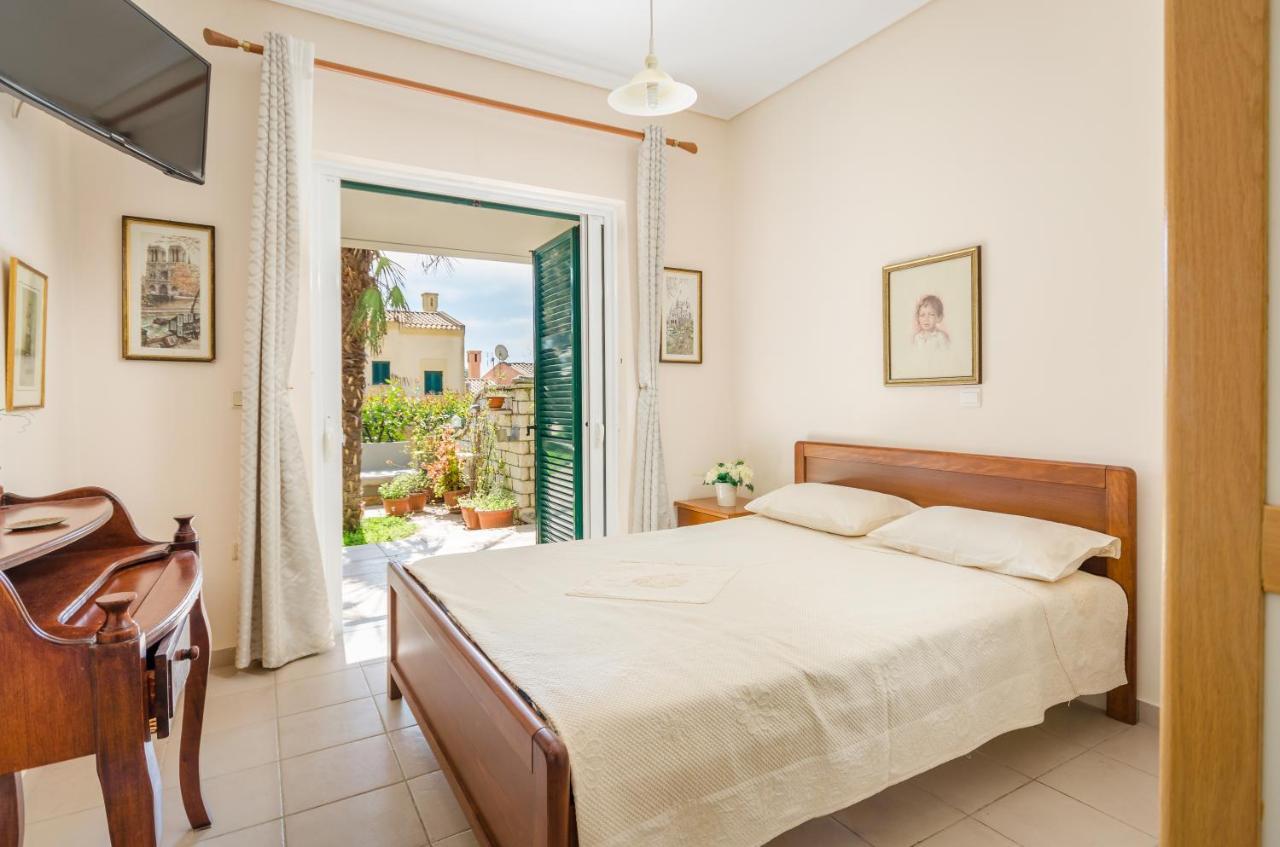 Villa Aliki Barbati Esterno foto